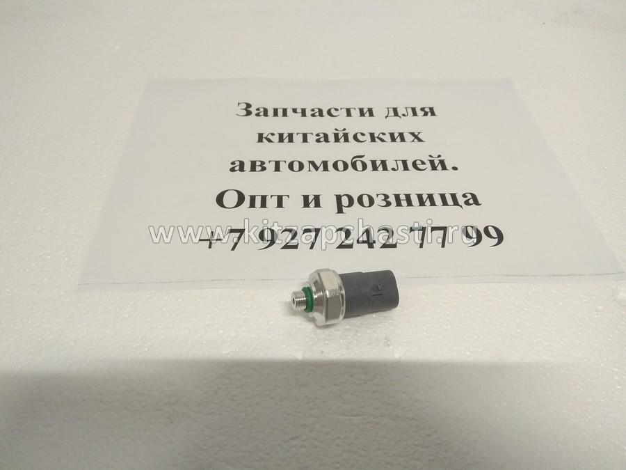 Датчик давления системы кондиционирования  Geely Okavango 1067002261