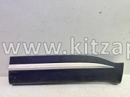 Молдинг двери передней правой нижний (серый) Xcite X-Cross 7  609000833AA