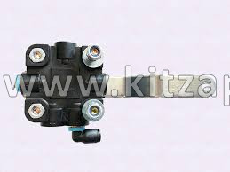 Клапан регулировки высоты кабины левый Shacman X5000 DZ15221440233